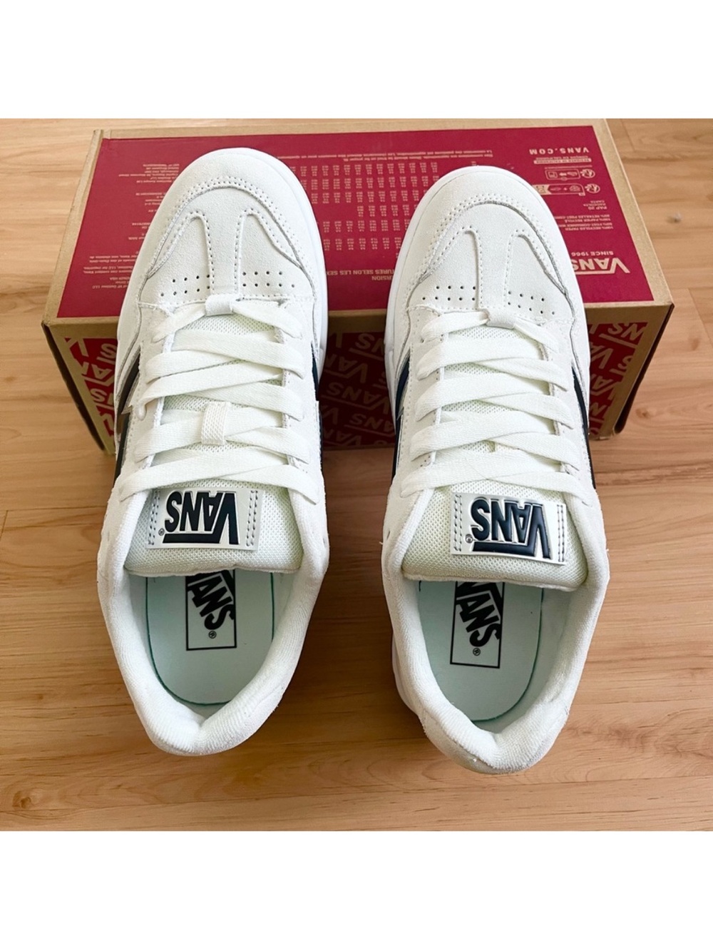 Vans Upland Suede
Marshmallow Silver Women
11.0 US Mens 9.5 US - Picture 9 of 12